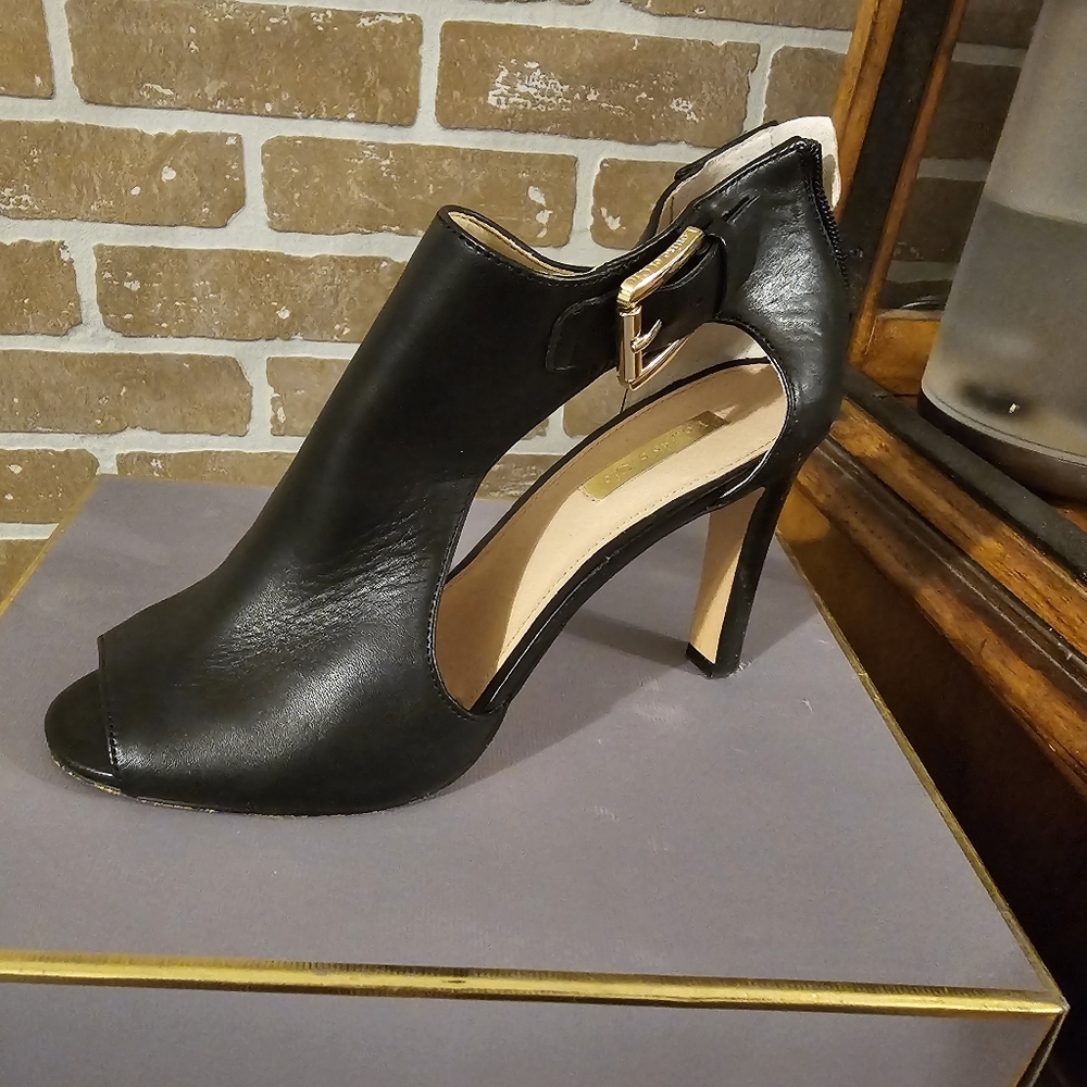 Louise Et Cie Olivia Peep-Toe High Heel Bootie 9 Black Suede Gold Evening Office